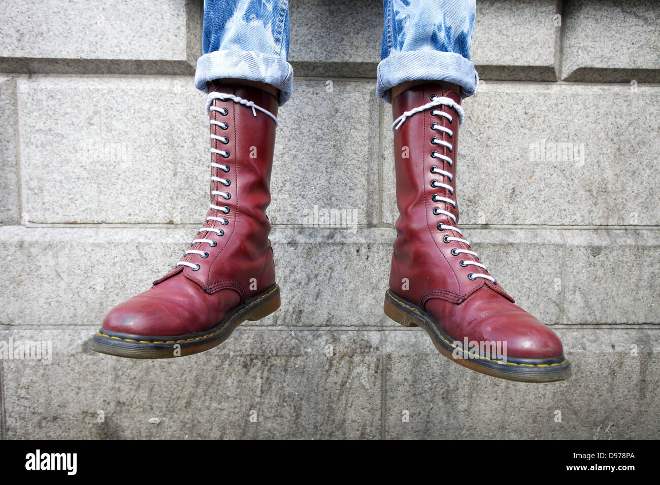 Dr martens boots -Fotos und -Bildmaterial in hoher Auflösung – Alamy