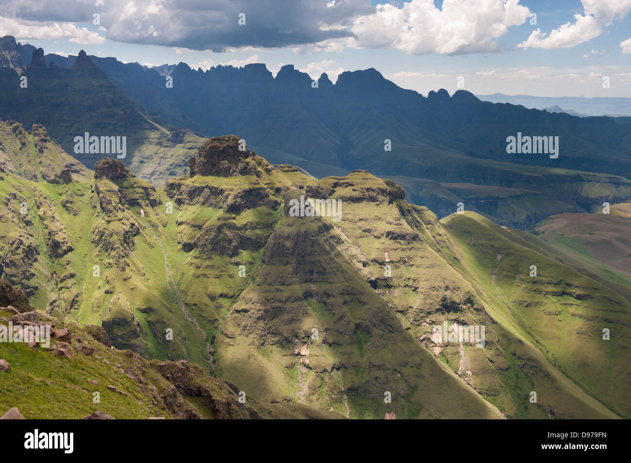 Blick vom Organ Pipes Passhöhe, Ukhahlamba Drakensberg Park, Südafrika Stockfoto