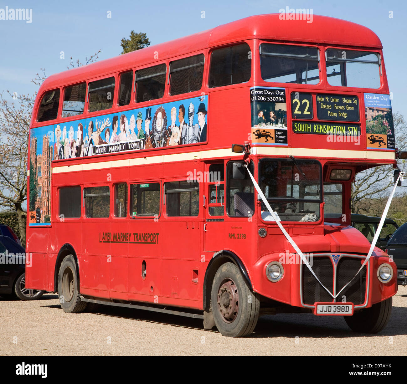 London rot Routemaster Doppeldeckerbus in Schicht Marney Tower, Essex, England Stockfoto