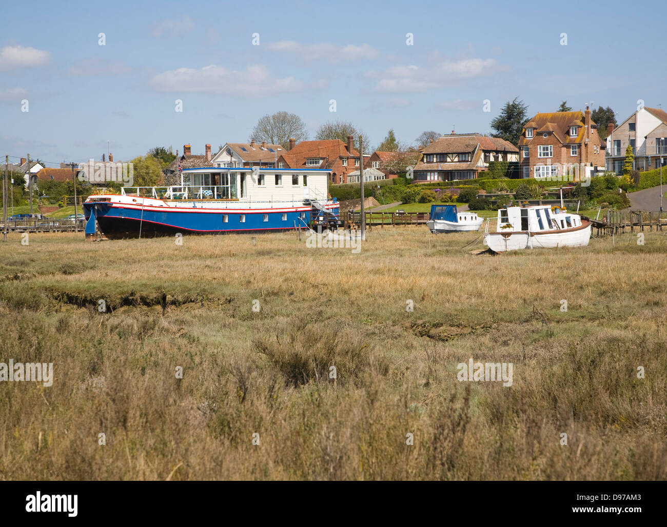 Hausboote an der Küste bei West Mersea, mersea Island, Essex, England, Großbritannien Stockfoto