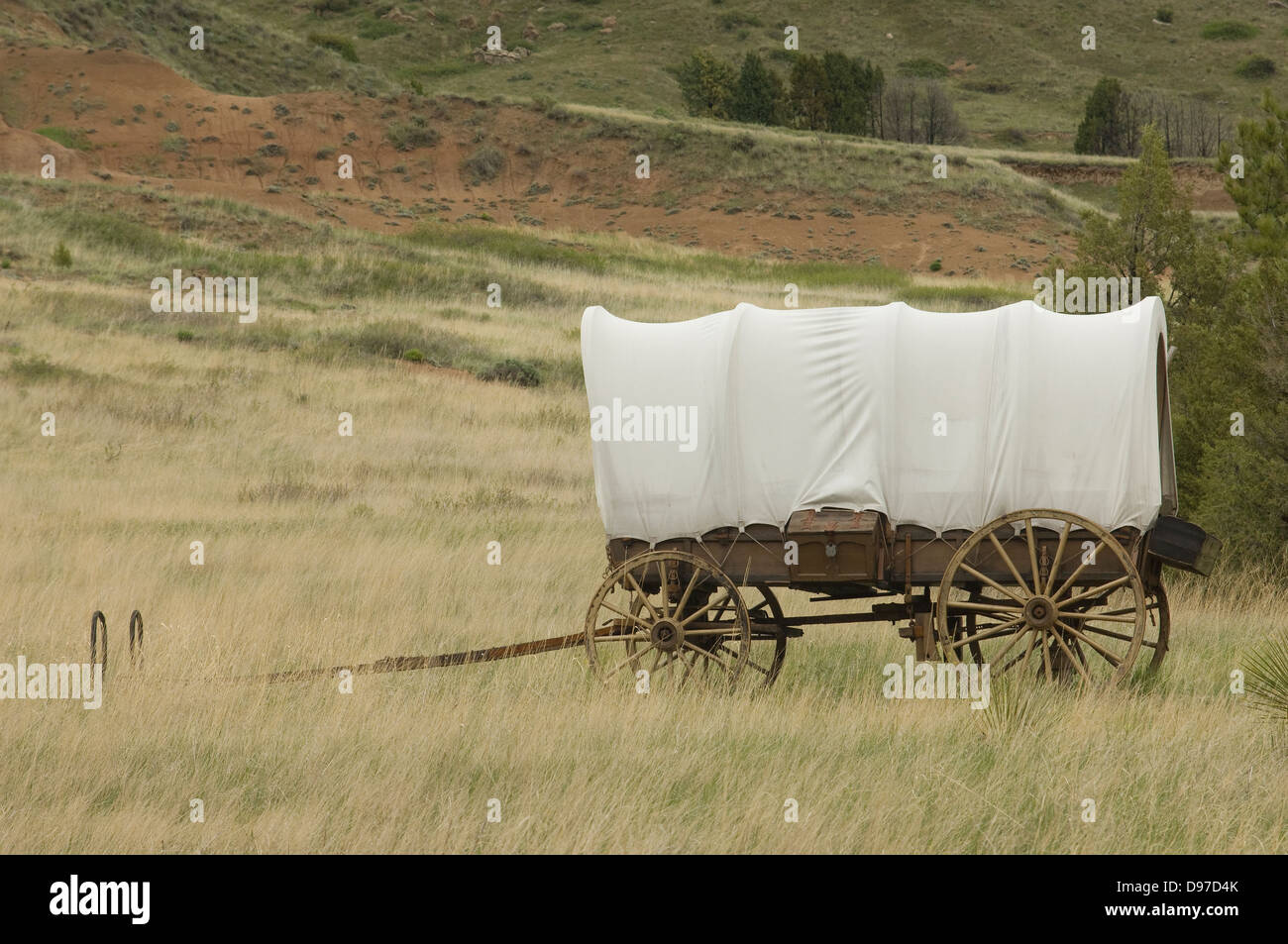 Planwagen Replikat auf dem Oregon Trail, Scotts Bluff National Monument, Nebraska. Digitale Fotografie Stockfoto