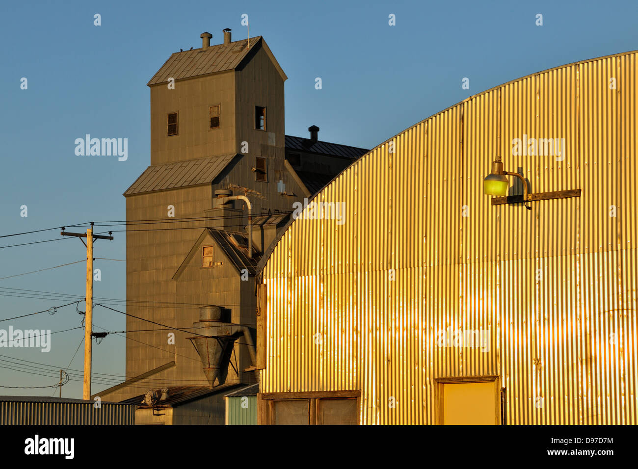 Getreidesilo und industriellen Standort Gebäude Culbertson Montana USA Stockfoto
