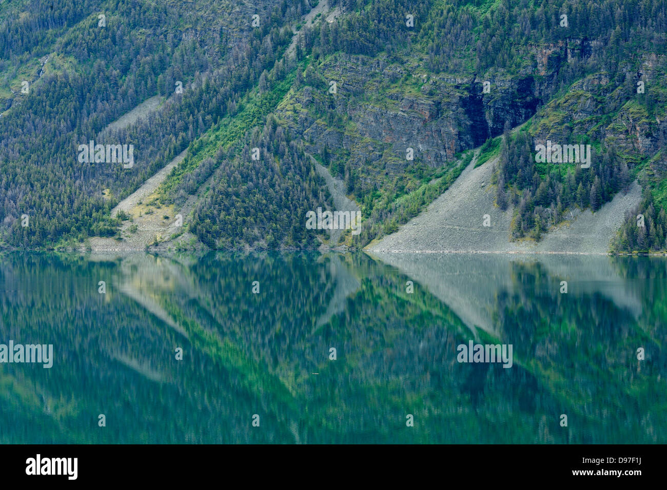 Reflexionen in St. Mary Lake Glacier Nationalpark Montana USA Stockfoto