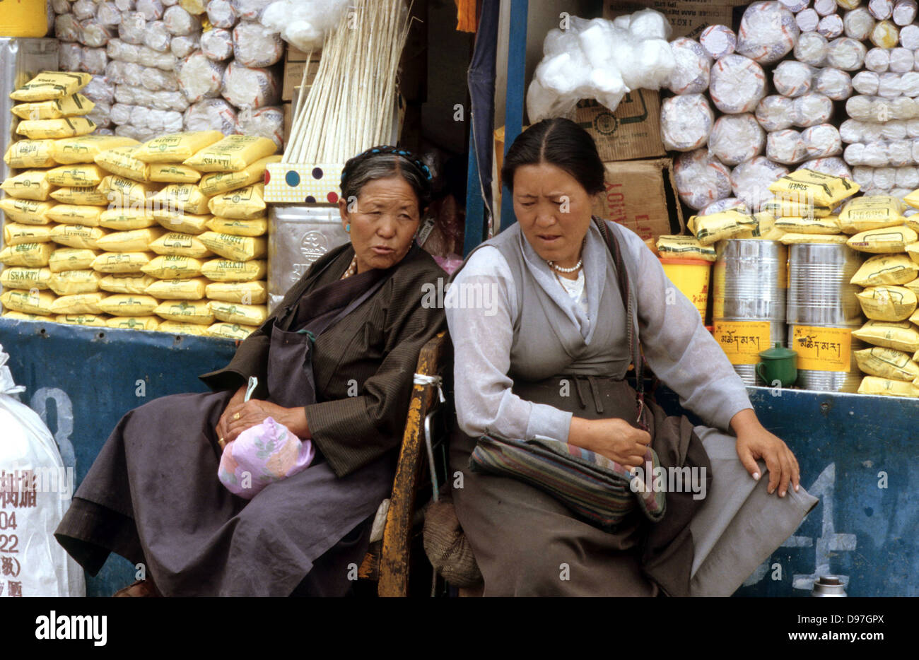 Frauen auf dem Markt in Lhasa, Tibet. Stockfoto
