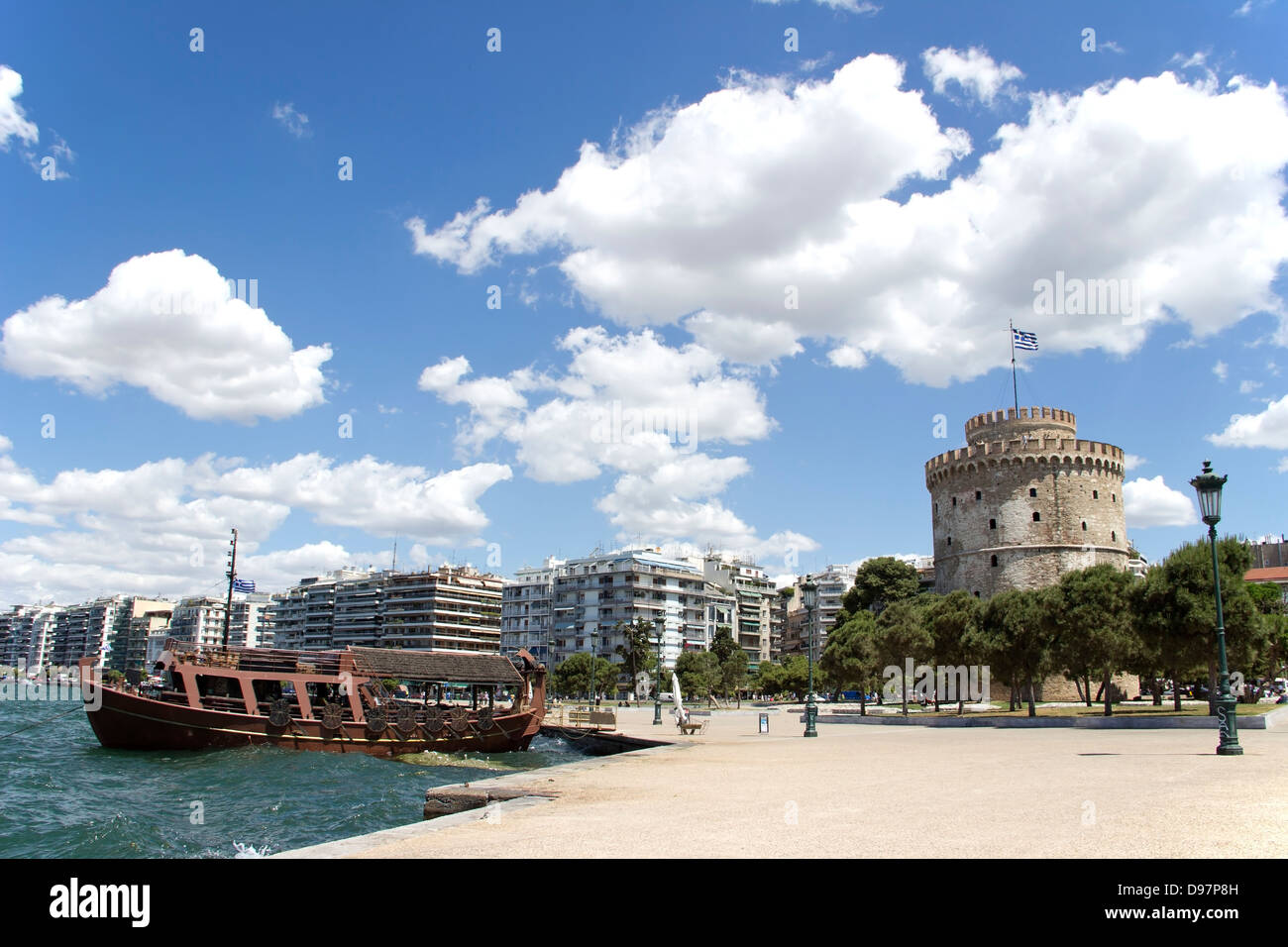 Panorama von Thessaloniki mit dem weißen Turm Stockfoto