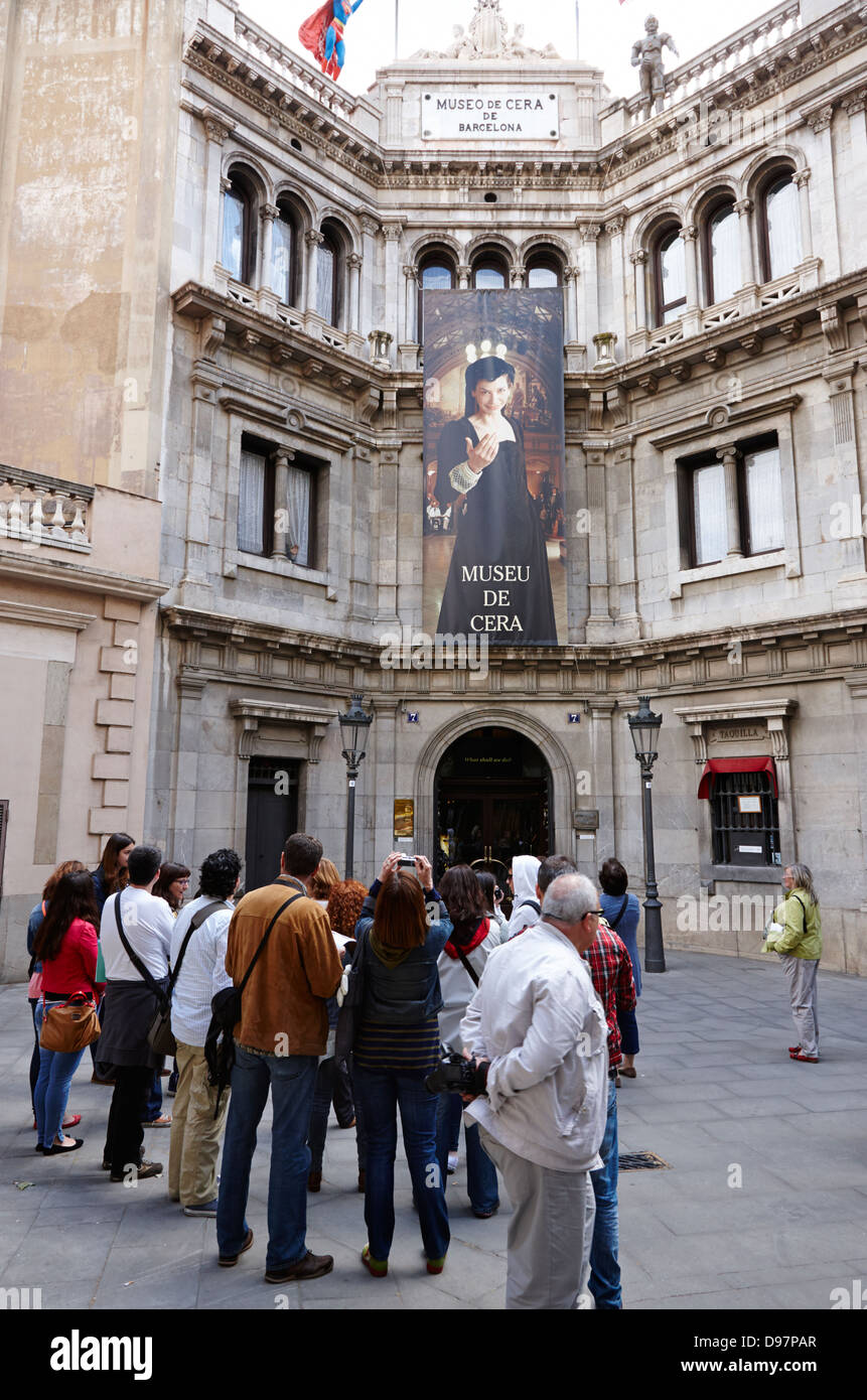 Reisegruppe im Museu de Cera Wachsfigurenkabinett Barcelona Katalonien Spanien Stockfoto