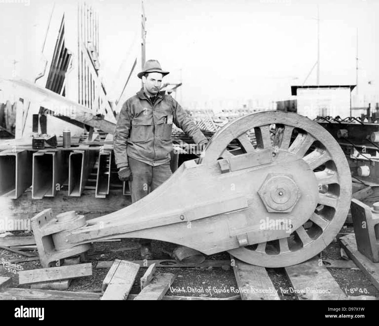 Rolleneinheit für die Auslosung Ponton, Lake Washington Floating Brückenbau, der einzige konkrete Ponton-Brücke in der Welt, 8. Januar 1940 zu führen Stockfoto