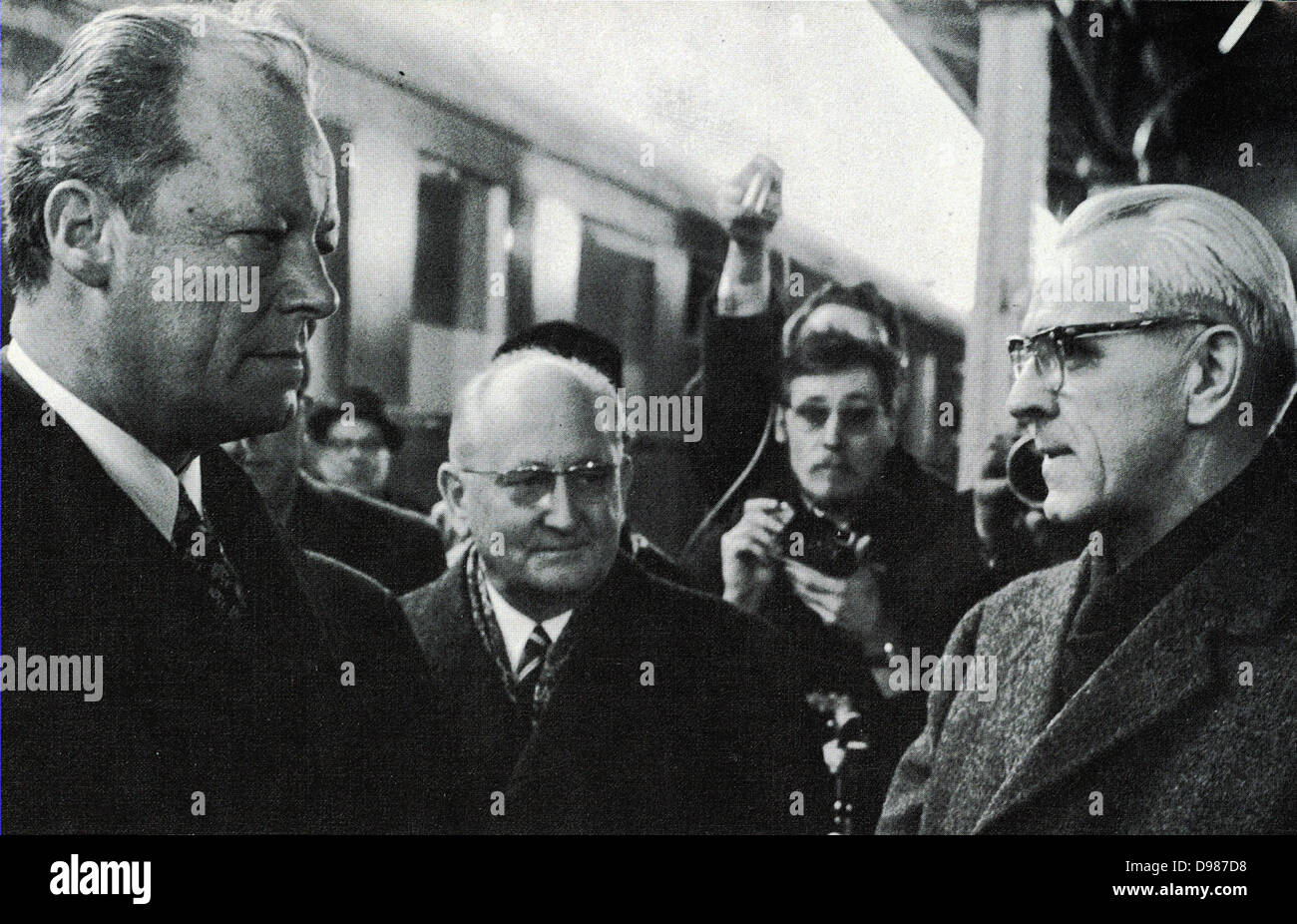 Willy Brandt, Bürgermeister von Berlin und Bundeskanzler Treffen mit dem DDR-Ministerpräsidenten Willi Stoph im Jahre 1970 während der Zeit der Entspannung. Stockfoto