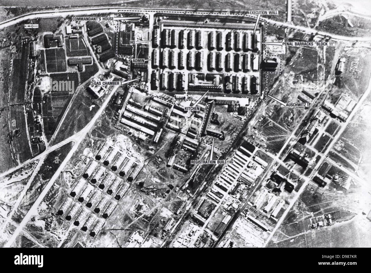 Luftaufnahme der Konzentrationslager Auschwitz I, am 4. April 1944. Auschwitz-Birkenau, Polen, war die größte der deutschen nationalsozialistischen Konzentrations- und Vernichtungslager während des Zweiten Weltkriegs. Stockfoto