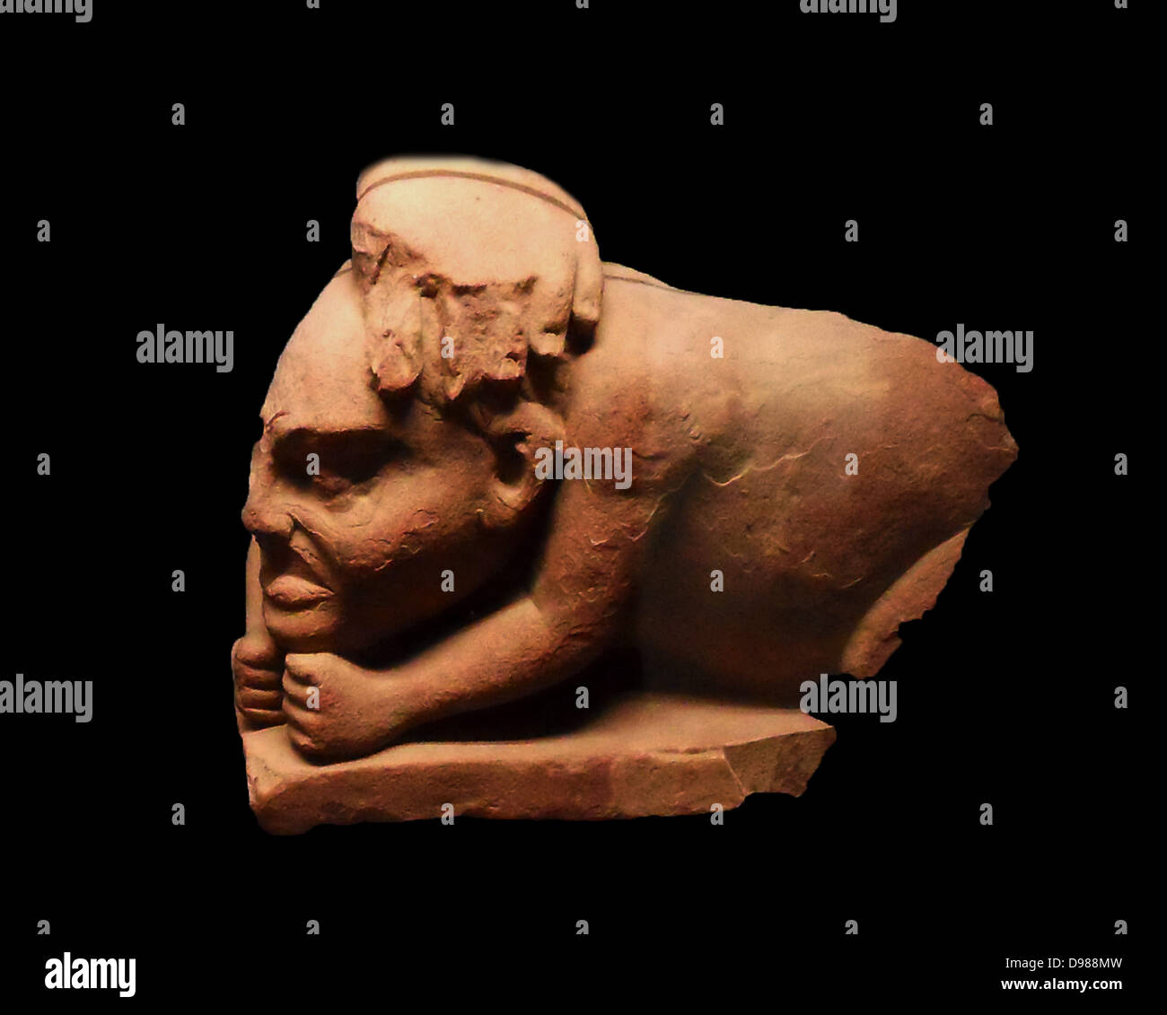 Geduckte Sandstein Figur ein Yaksha (Dwar Figur aus der hinduistischen Mythologie) veraltet ca. 100-200 n. Chr.. Stockfoto