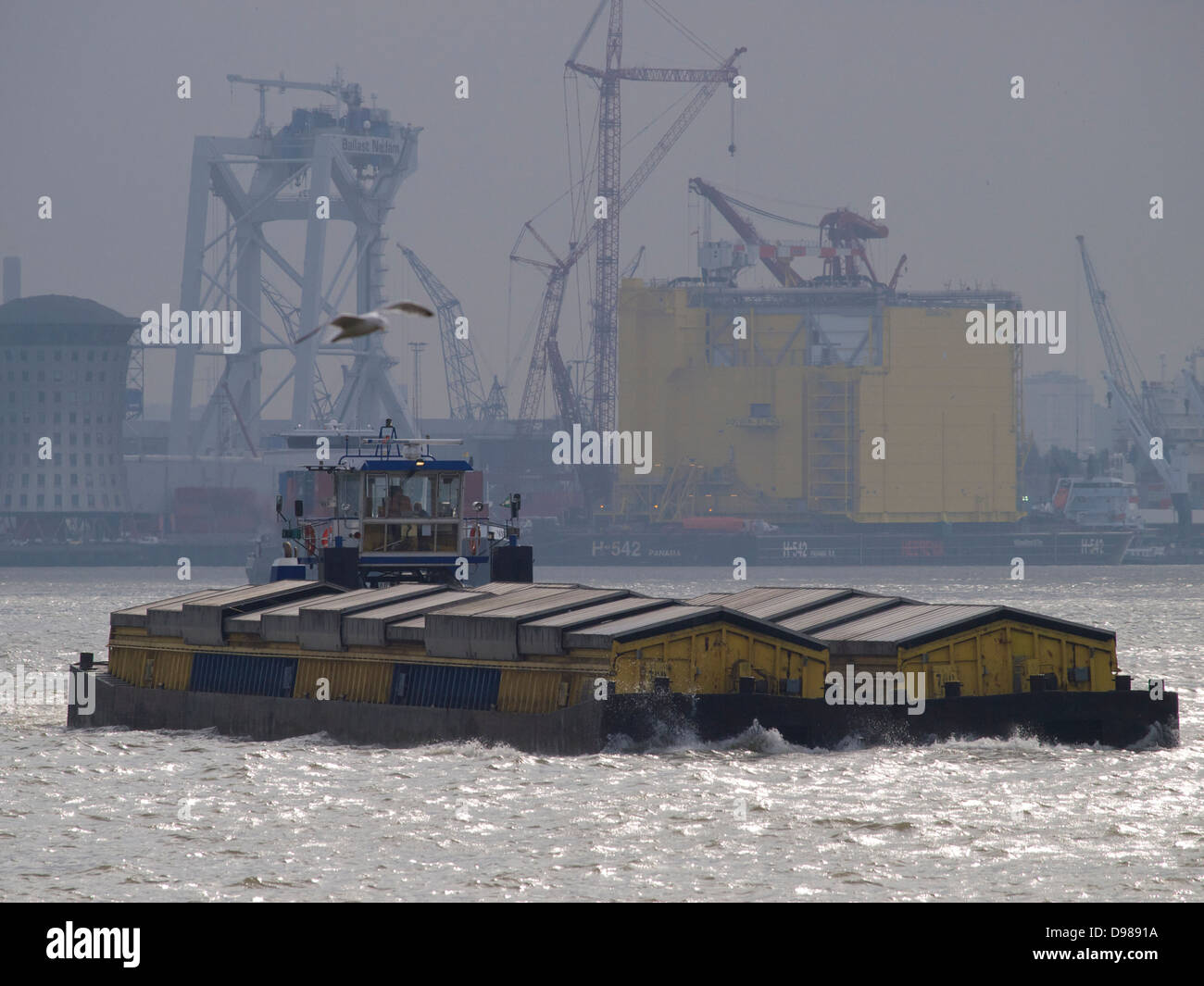 Müll Abfall Abholservice Boot in den Hafen von Rotterdam, die Niederlande Stockfoto