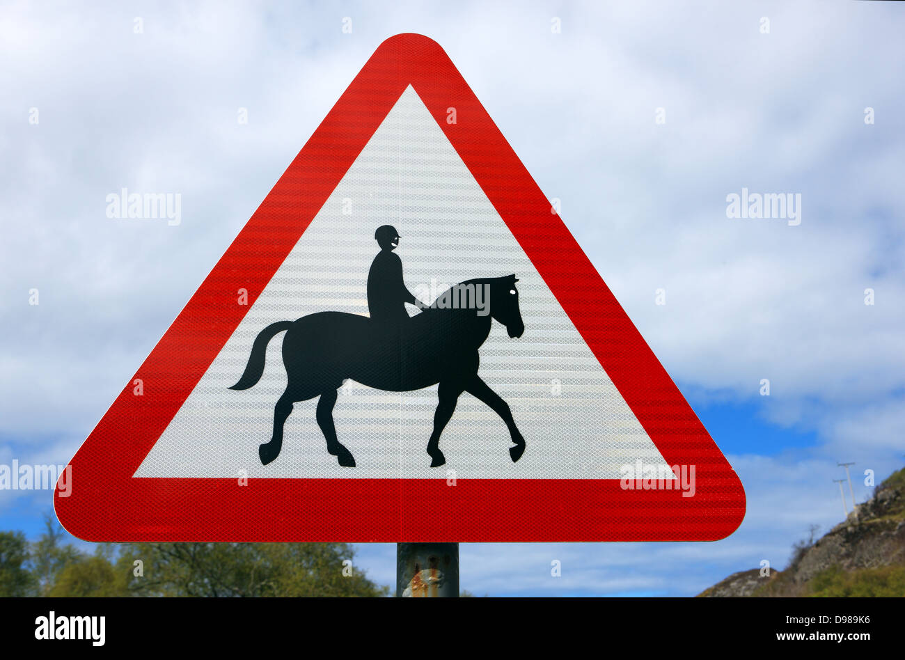 Vorsicht bei Pferden und Reitern, die Zeichen auf Autofahrer ausgerichtet Stockfoto