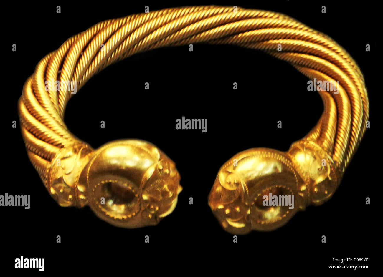 5. Jahrhundert v. Chr. griechische Armbänder in Gold Stockfoto