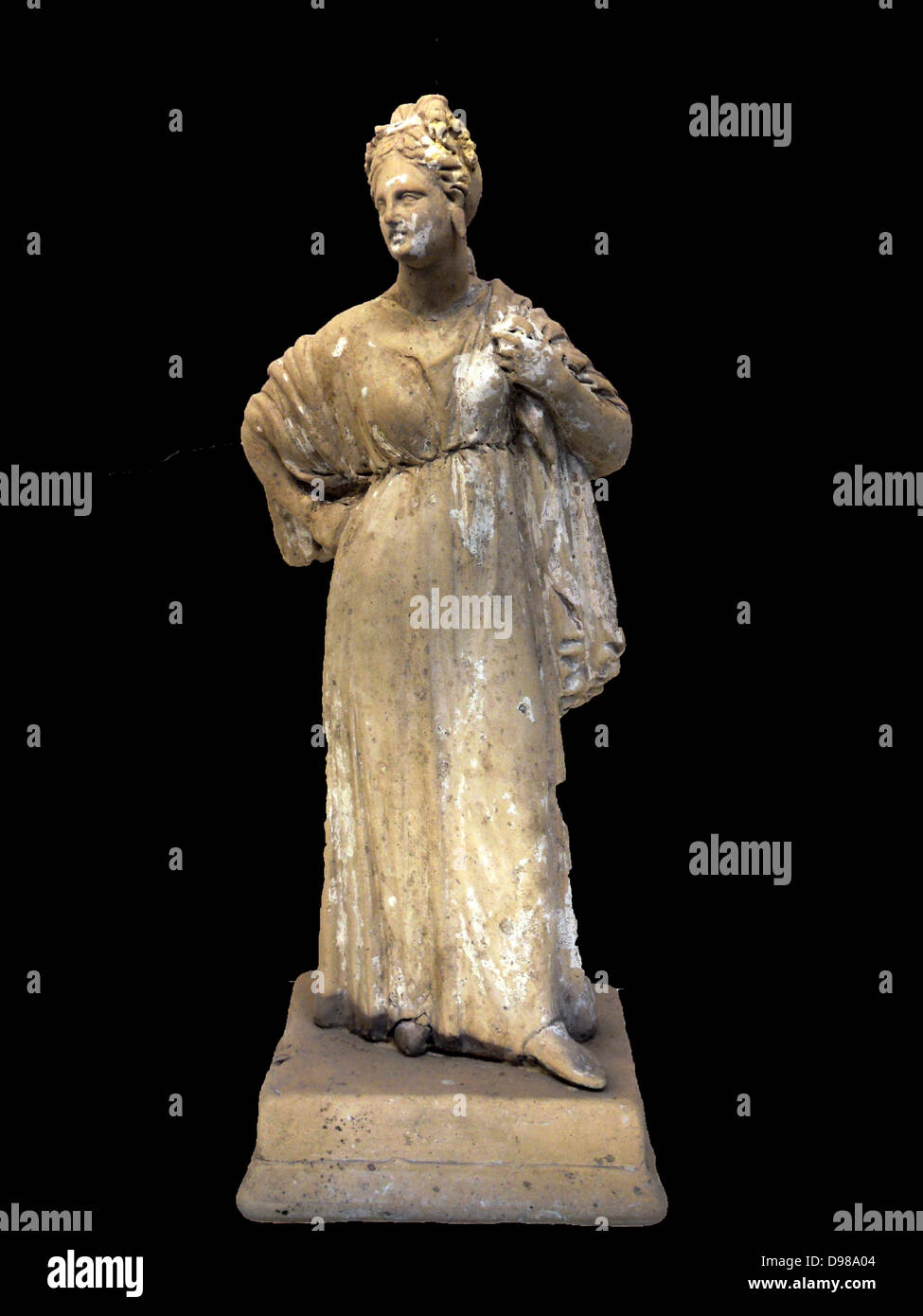 Terrakotta-Statuette einer Frau.  Ca. 330 v. Chr. in Tarent gemacht. Stockfoto