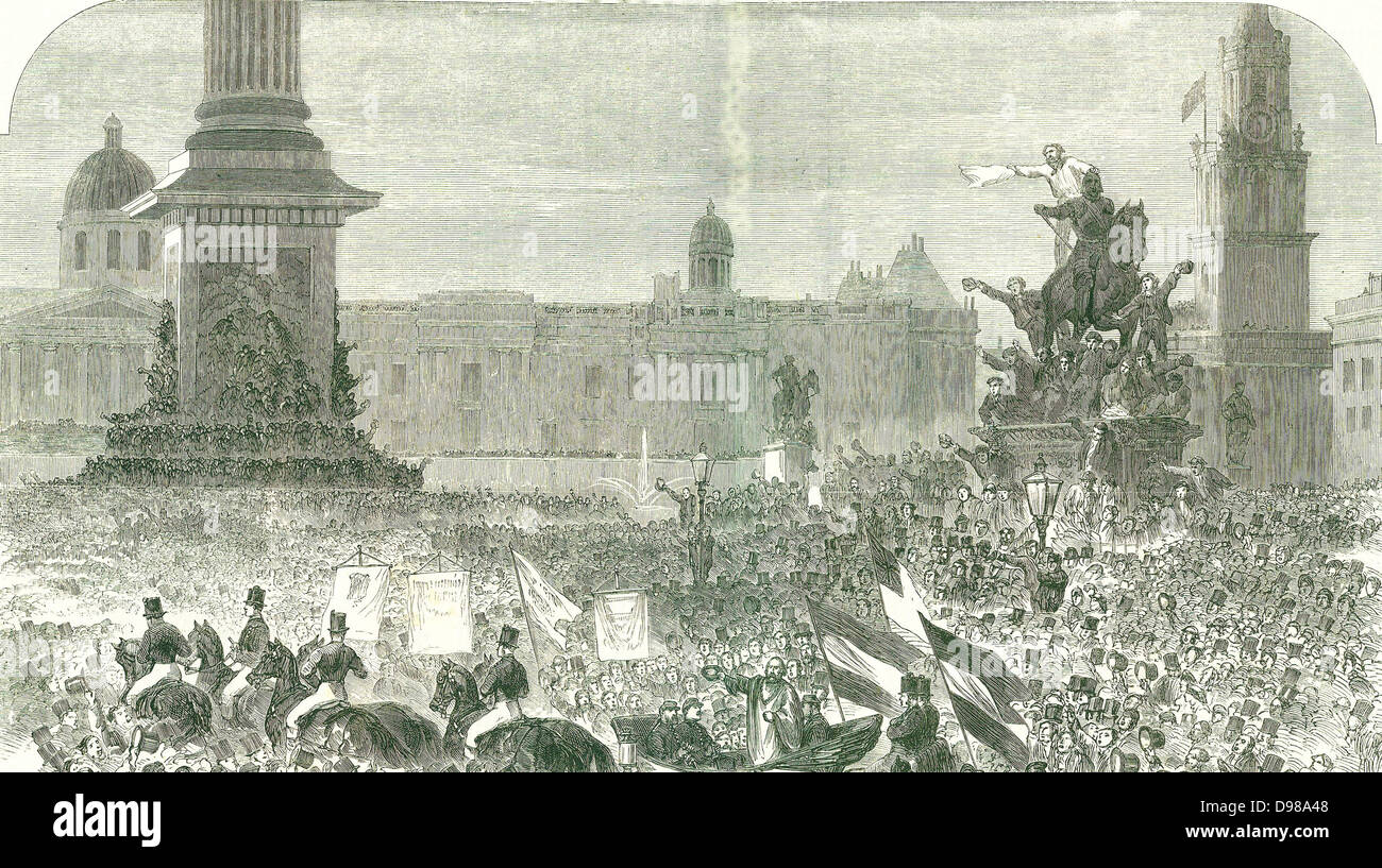 Guiseppe Garibaldi (1807-1882), italienischer Patriot. Menschenmassen Garibaldi jubeln, als er den Fuß der Nelsonsäule am Trafalgar Square in London, bei seinem Besuch in Großbritannien im Jahre 1864 ging. Gravur. Stockfoto