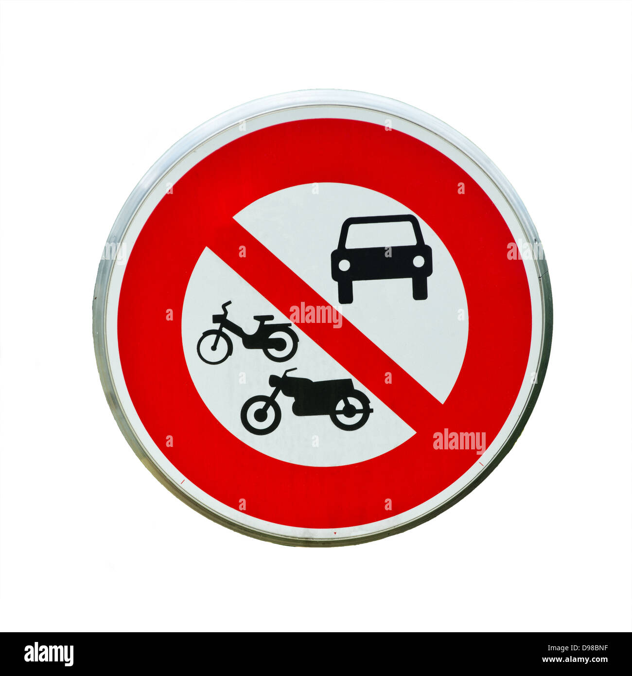 Ein Schnitt aus einem französischen Straße Zeichen Prohibting die Benutzung von Kraftfahrzeugen Stockfoto