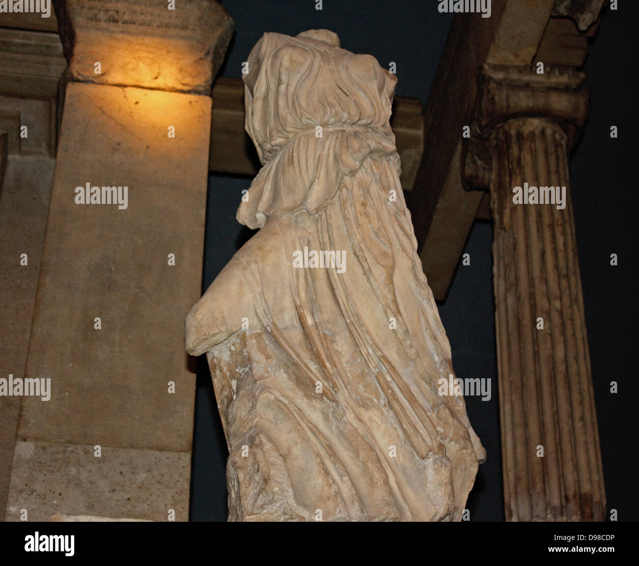 Statue von der Nereide Denkmal, das seinen Namen von den Nereiden