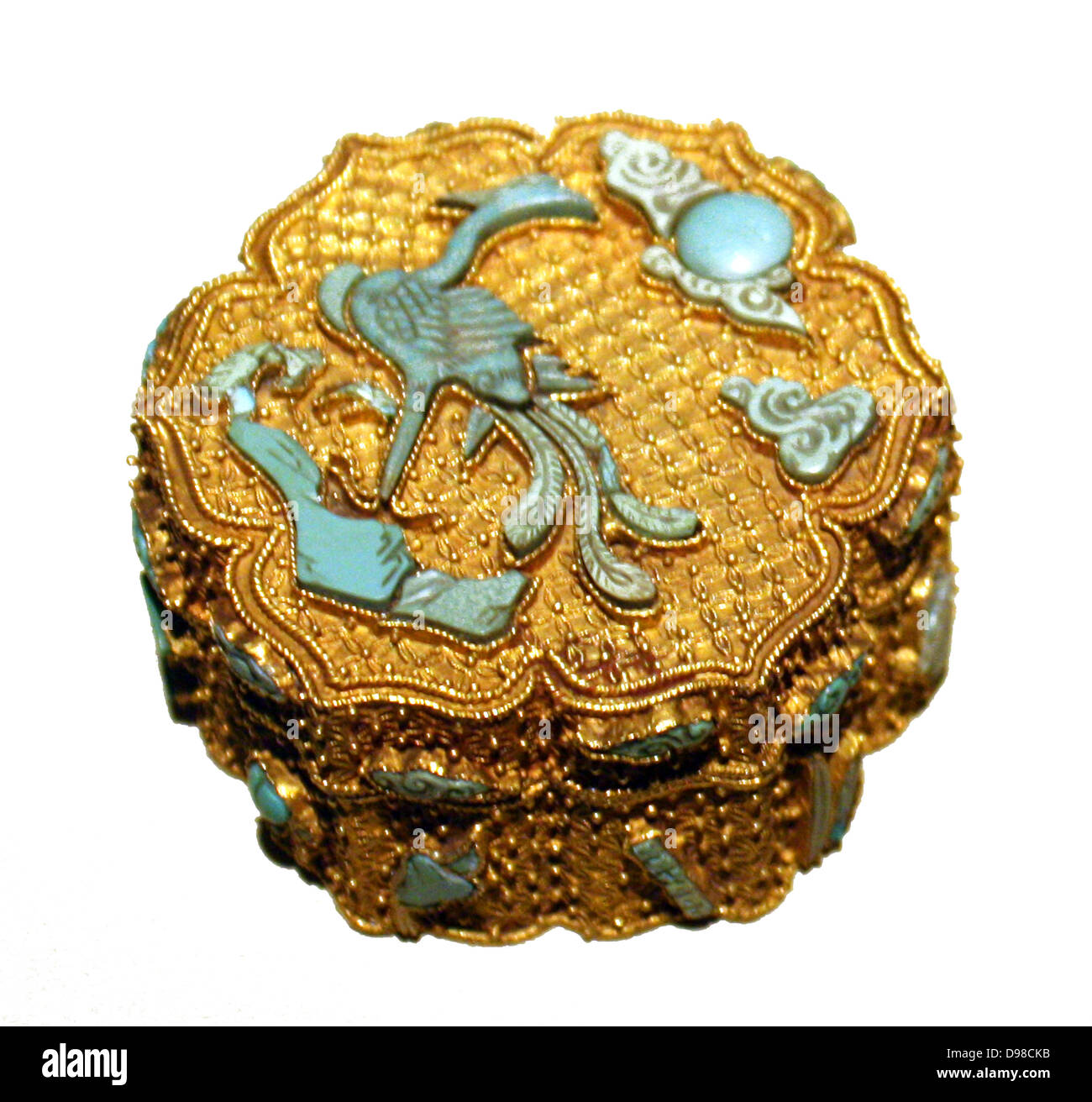 Gold Box mit Phoenix und Embleme von acht Taoistischen Unsterblichen. China, 18. Jahrhundert (1701 - 1800) Gold filigrane, eingefügten mit Türkisen Stockfoto