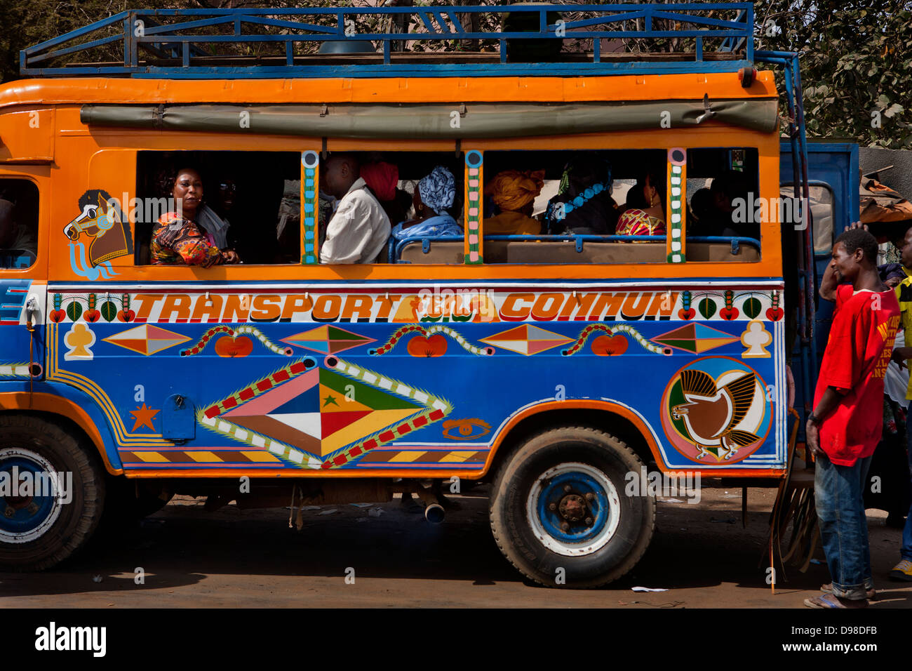 Bus, Pikin Nachbarschaft, Dakar, Senegal Stockfoto Bus, Pikin Nachbarschaft, Dakar, Senegal Stockfoto