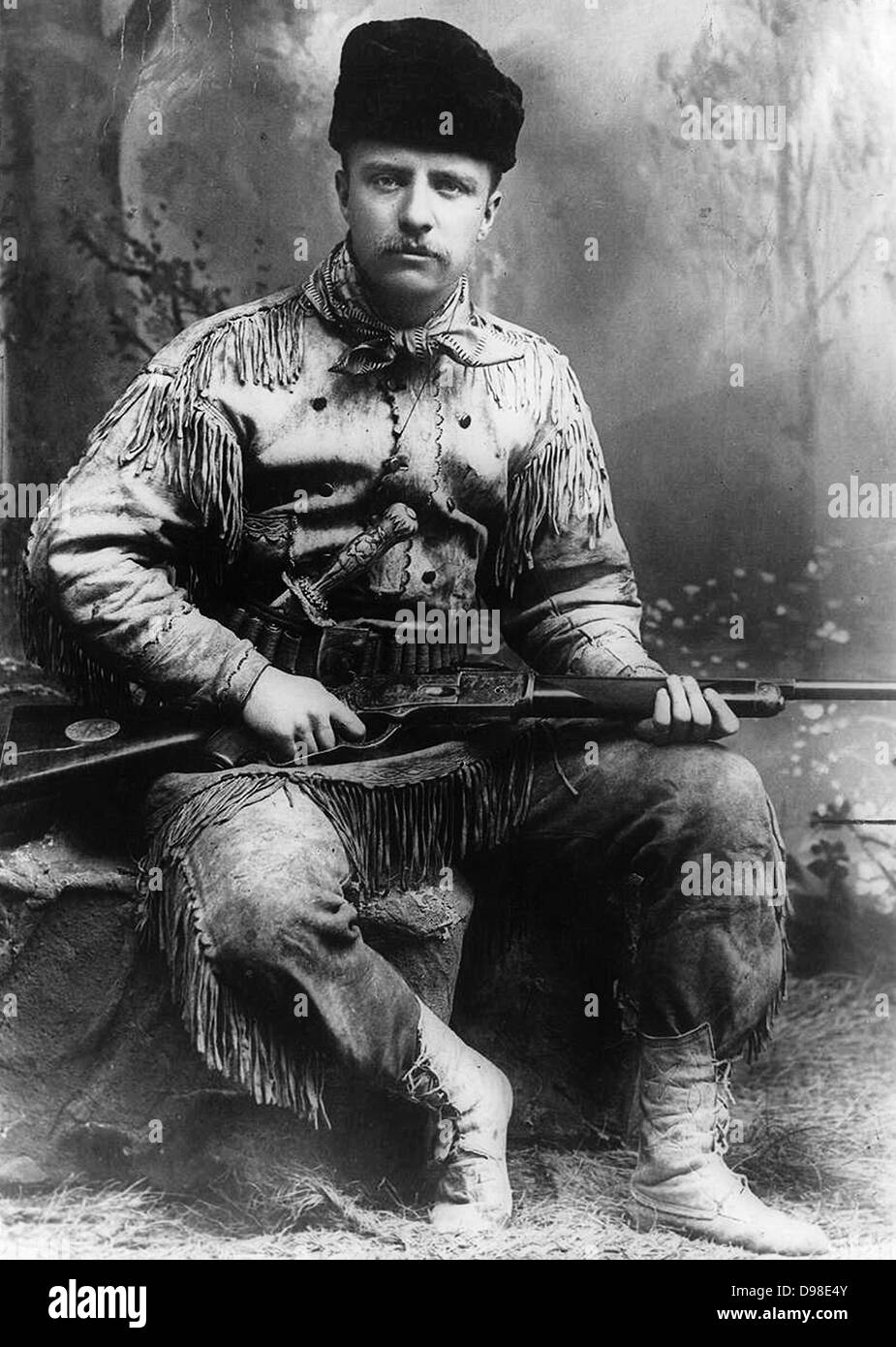 Theodore Roosevelt (1858-1919), 26. Präsident der Vereinigten Staaten von Amerika (1901-1909). Roosevelt 1885 im Jagdkostüm auf seiner Ranch in Dakota. Stockfoto
