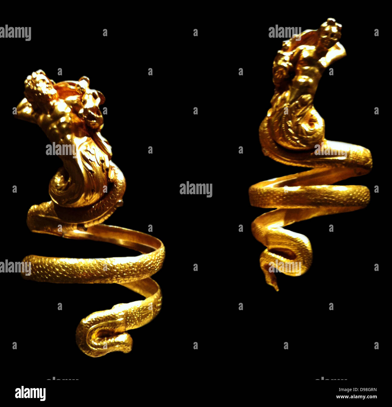 Paar gold Armbänder.  Griechischen um 200 V.C. Stockfoto