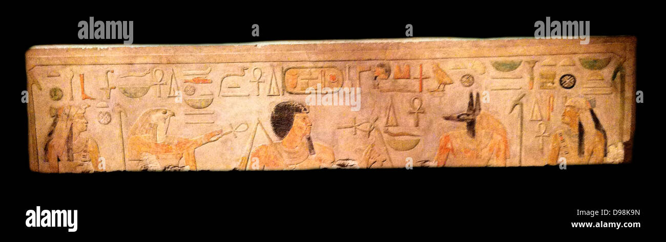 Wiederverwendet Kalkstein Entlastung von Amememhat I, 1985-1956 v. Chr. aus lisht Norden Pyramide regiert. Die Reliefs wurden neu in die Grundlagen von Amenemhat Royal-Cult Tempel auf der Ostseite der Pyramide verwendet. Stockfoto