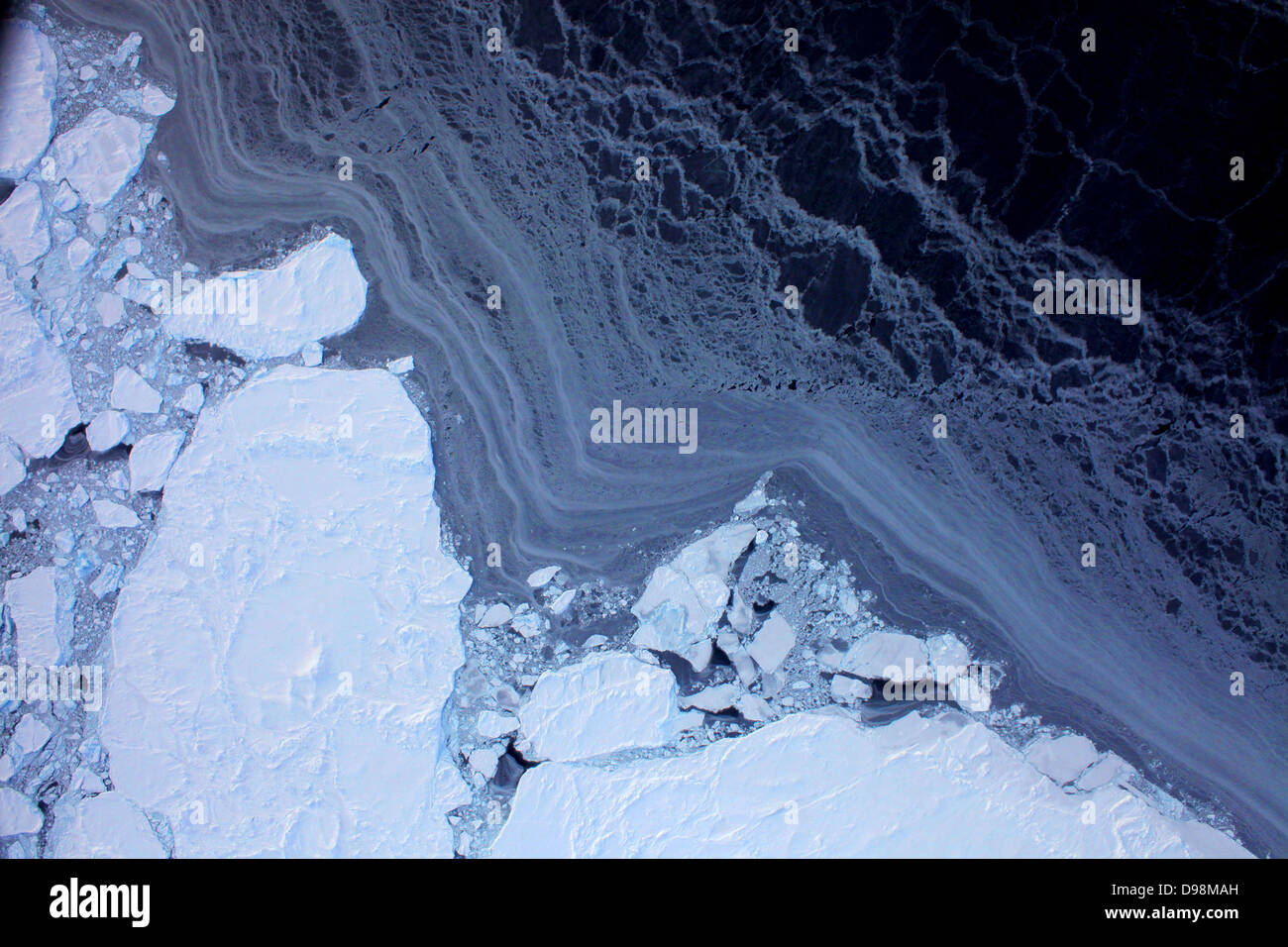 Fliegen über dem arktischen Meereis, 2011 Stockfoto
