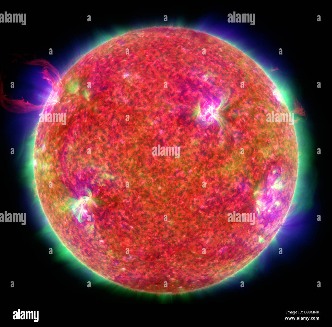 zunächst Licht "Bild von den drei State-of-the-Art-Instrumenten auf der NASA Solar Dynamics Observatory (SDO) 2010 zwei von der SDO Stockfoto