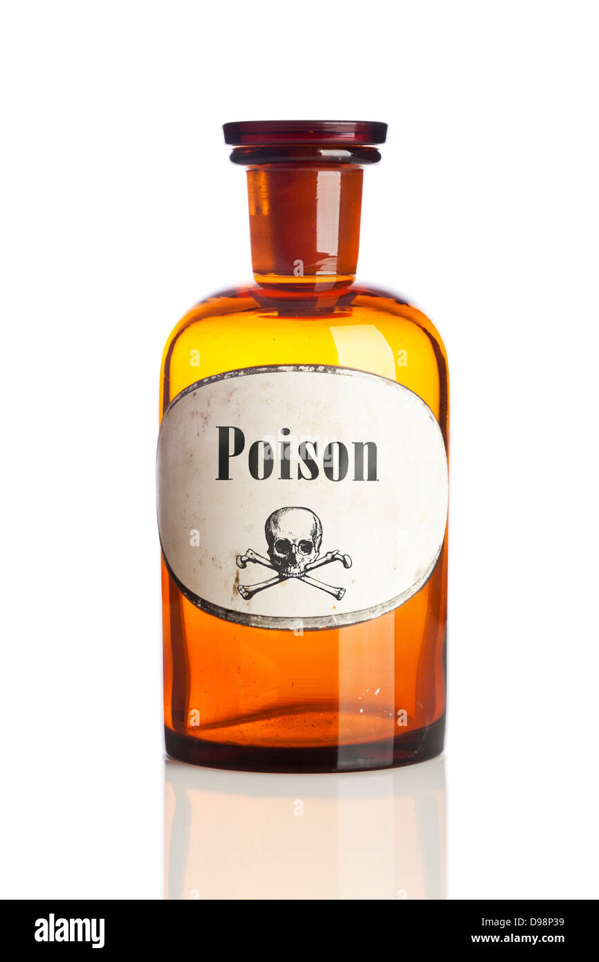 Flasche Gift mit Totenkopf Warnzeichen auf Etikett Stockfoto