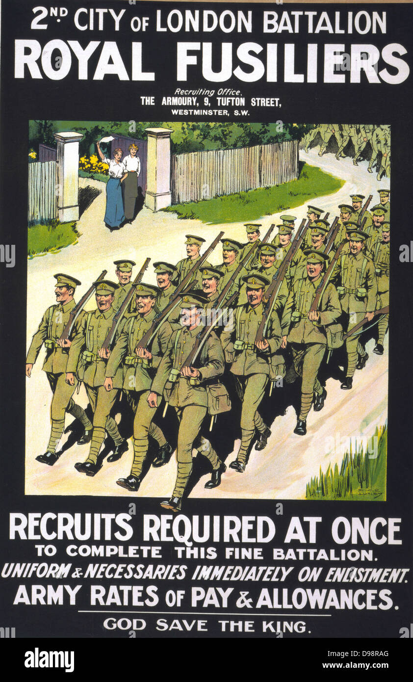 Der erste Weltkrieg 1914-1918: Britische Rekrutierung posterfor 2 Stadt London Bataillon Royal Fusiliers. Spalte von Soldaten in Khaki, tragen puttees und Gewehre, März entlang der Straße. Zwei Frauen stehen im Gateway winkend. Stockfoto
