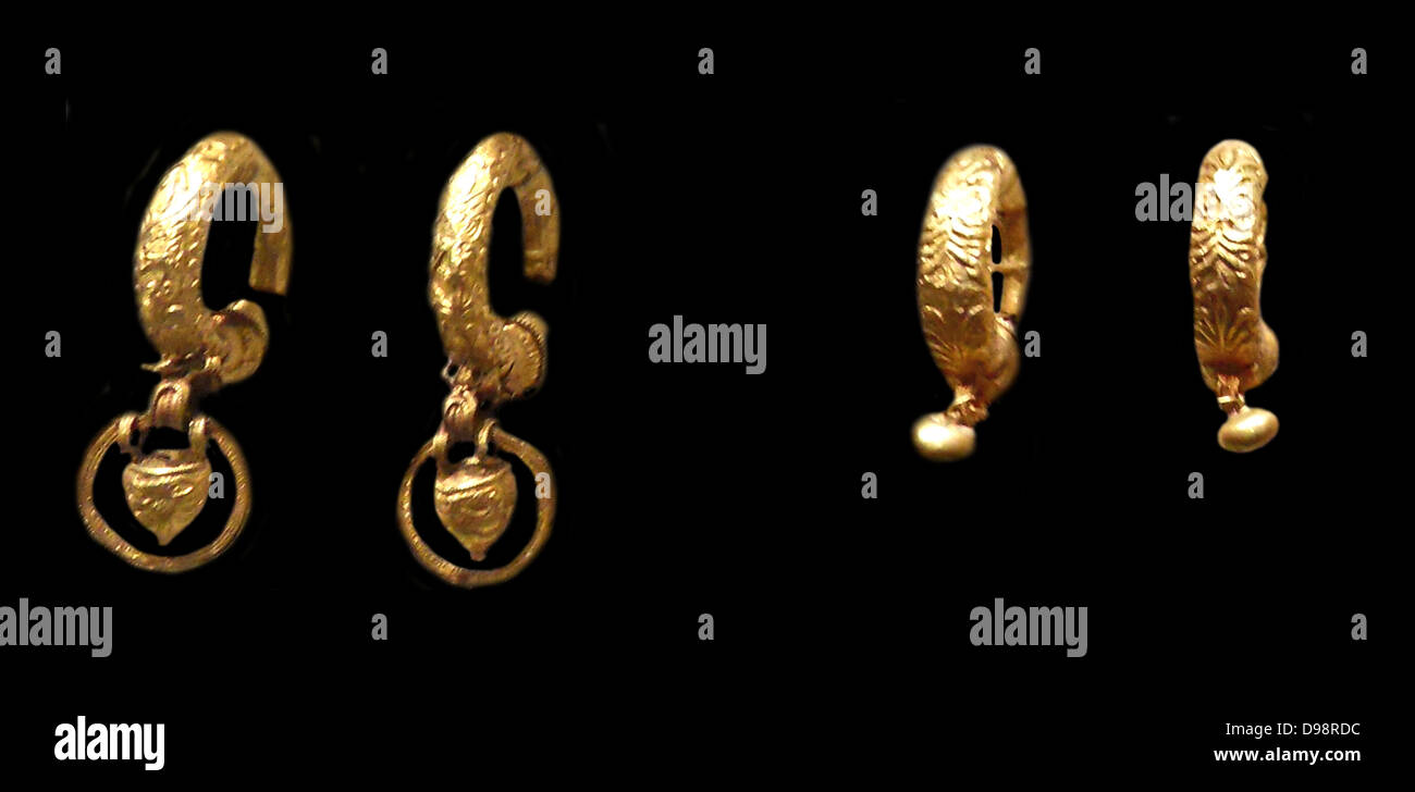 Etruskische Goldohrringe, datiert vom 4. - 3. Jh. v. Chr. Stockfoto