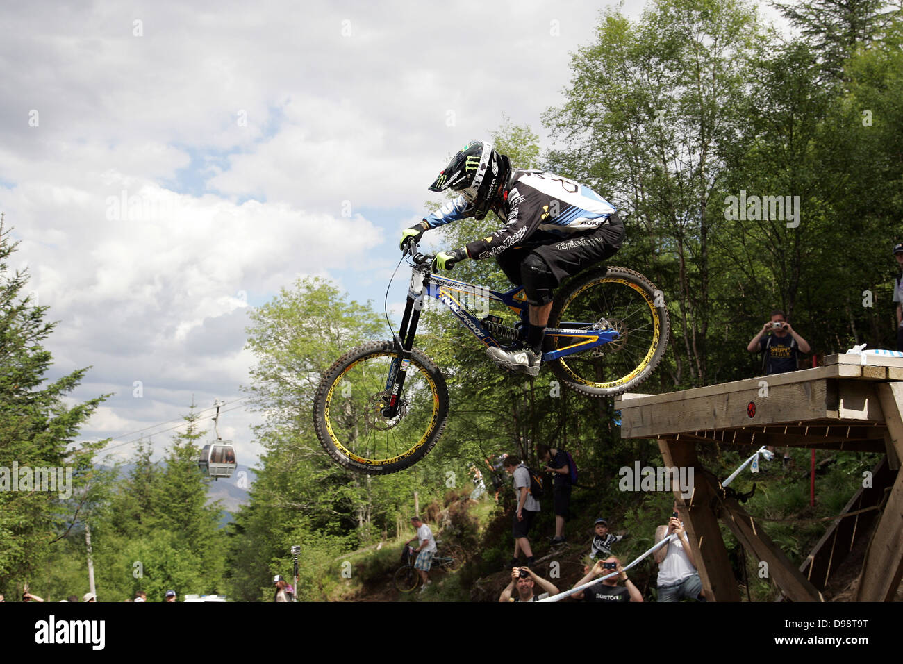 Reiter auf dem Platz in der Weltcup-Abfahrt, Fort William 2013 Stockfoto