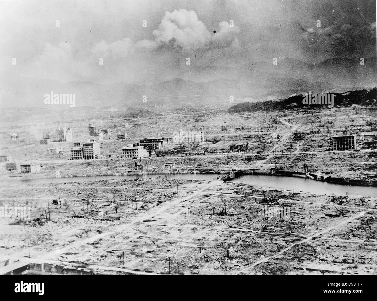 Weltkrieg 1939-1945: Blick auf die Stadt Hiroshima, Japan, nach der Explosion der Atombombe, den 6. August 1945. US-Armee Foto. Die Zerstörung der nuklearen Kriegsführung Ruinen Stockfoto