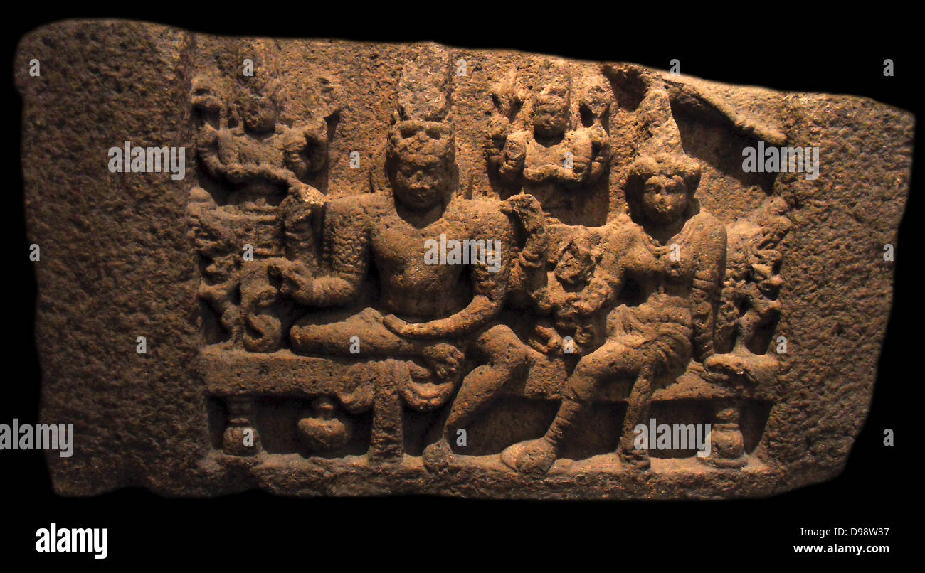 Siva Somaskandamurti. 7.-8. Jh. Somaskandamurti Siva mit seiner Gemahlin Parvati und ihr Sohn Skanda. Indische, Pallava Dynastie (4. bis 9. Jahrhundert n. Chr.) Granit Skulptur Stockfoto