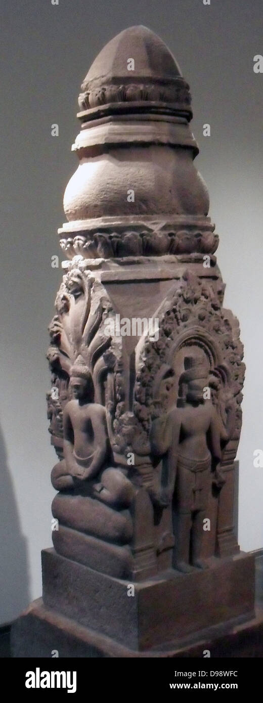 Buddhistische Stele. Im letzten Viertel des 10. Jahrhunderts - frühe 11. Jahrhundert. Khleang Stil (Ende 10./Anfang 11. Jahrhundert) Sandstein Skulptur. Kopf des Buddha, 11. Jahrhundert Stil Baphuon (1050-1100) Sandstein Skulptur. Ta Prohm (Tempel) Kambodscha Kambodscha. Stockfoto