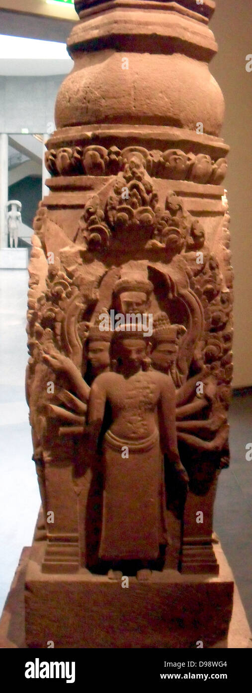 Buddhistische Stele. Im letzten Viertel des 10. Jahrhunderts - frühe 11. Jahrhundert. Khleang Stil (Ende 10./Anfang 11. Jahrhundert). Sandstein Skulptur von Kbal Sre Yeay Yin in Kambodscha Stockfoto