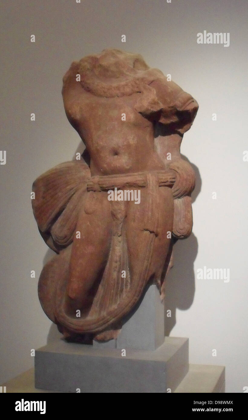 Die nagaraj oder King Snake ist in der indischen Tradition feiert den Kult der Naturgeister. 2.Jahrhundert, Kushan-dynastie (1.-3.A. D) aus rotem Sandstein Skulptur von Mathura, Uttar Pradesh, Indien Stockfoto