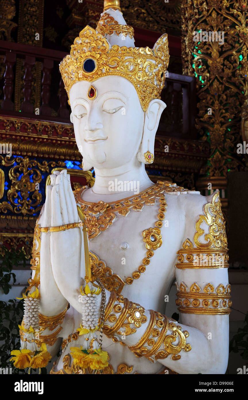 Buddha Zen goldenen Glanz isoliert Indien Thailand Weisheit meditieren Steinskulptur orientalische weiße Reise beten chinesische Ruhe Stockfoto