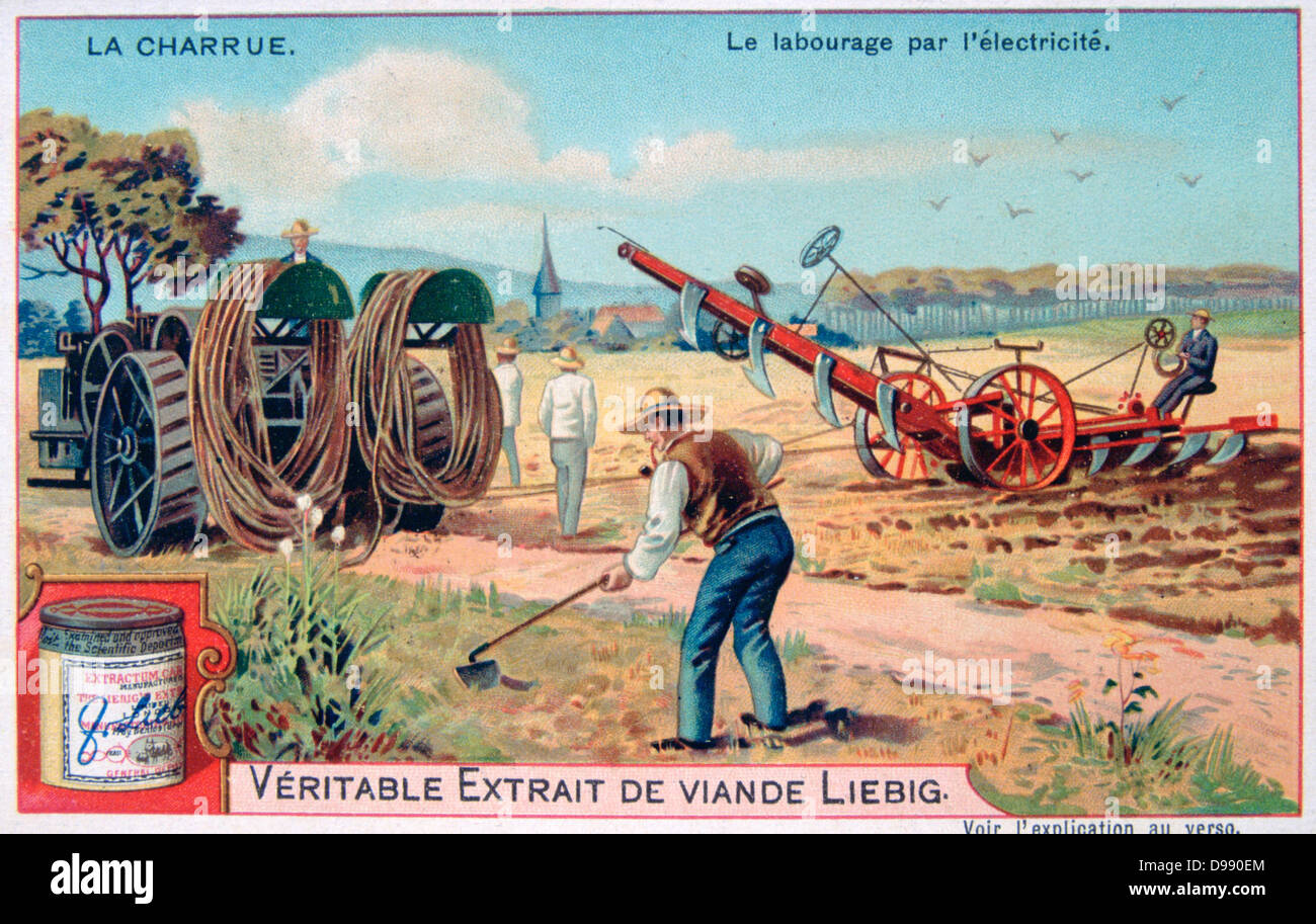 Elektrische Pflug wird über ein Feld gezogen. Liebig Handel Karte aus dem frühen 20. Jahrhundert. Landwirtschaft Culitivation Pflügen mechanisierte Strom Strom Stockfoto