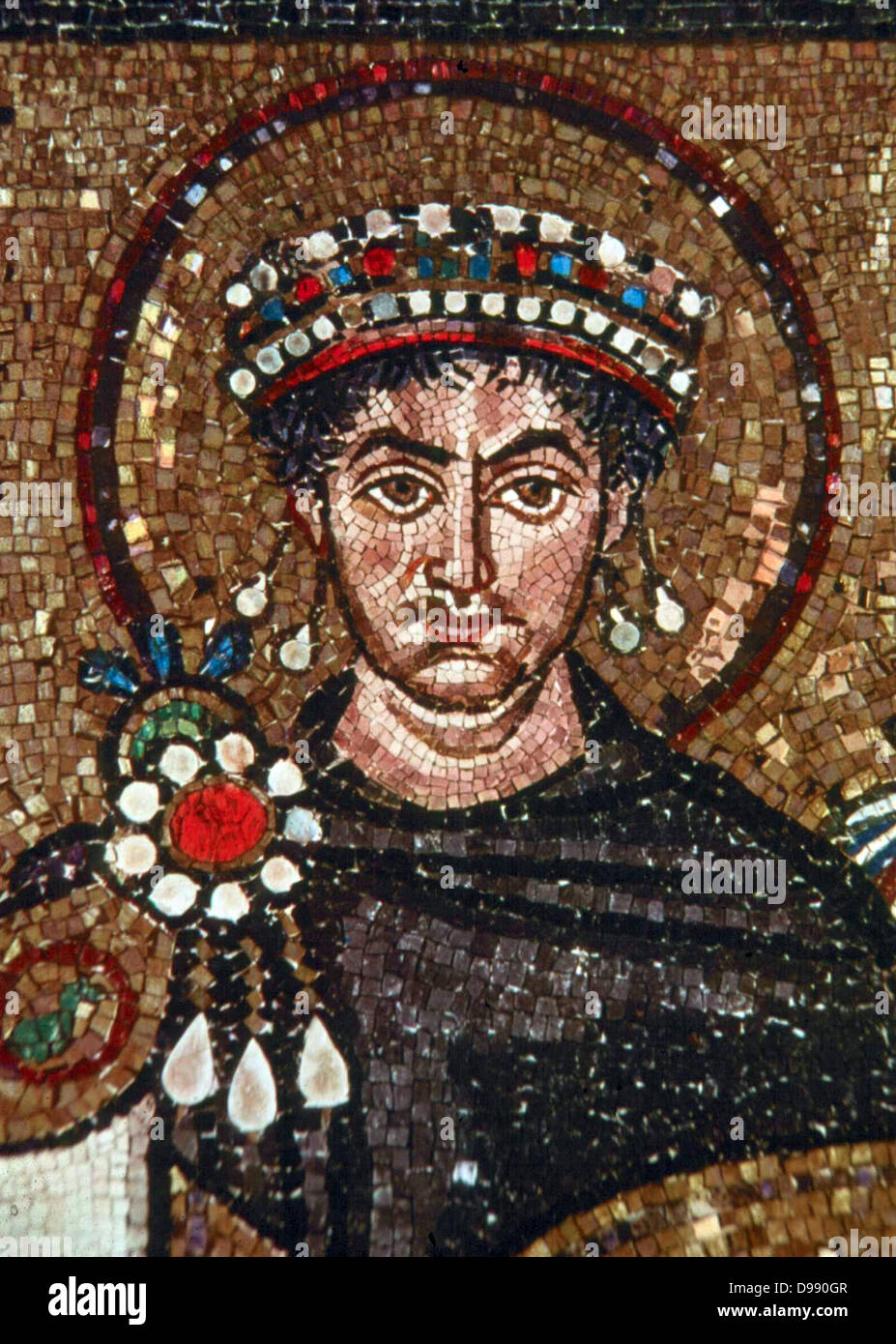 Mosaik von Justinian und Gefolge am Apsis Eintrag, San Vitale, Ravenna, c. 546 Stockfoto