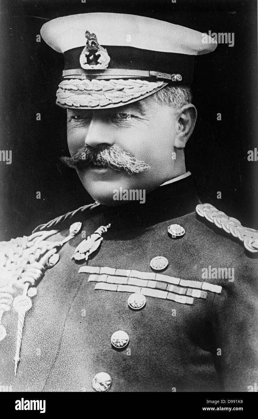 Horatio Herbert Kitchener, 1. Earl Kitchener (1850-1916), britischer Feldmarschall, die eine zentrale Rolle im ersten Teil des Ersten Weltkriegs im Juni 1916 spielte er starb, als HMS Hampshire eine deutsche Mine und sank. Stockfoto