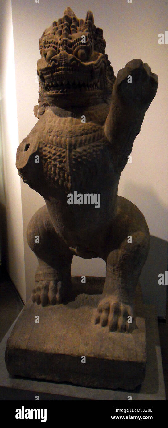 Lion Cabré Ende des 12. Jahrhunderts, Stil des Bayon. Sandstein-Skulptur von Preah Khan (Kompong Svay) Tempel, Kambodscha Stockfoto
