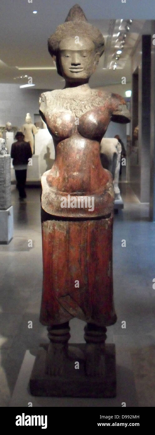 Göttin: im dritten Viertel des 12. Jahrhunderts. Jahrhundert, Angkor Wat Stil (1100-1150) in Lack Schwarz, Lack rot, Sandstein. Kambodscha Stockfoto