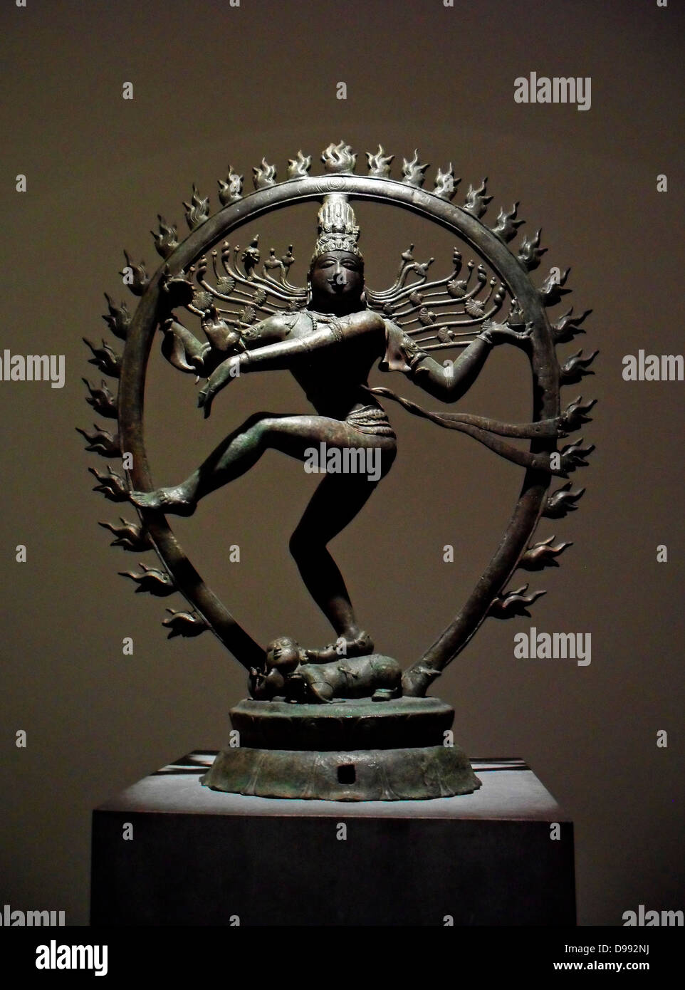 Siva Natarâja, 'König des Tanzes' aus dem 11. Jahrhundert, Chola Dynastie (850-1100 A. D) Technik/Material: Bronze, Skulptur aus Tamil Nadu, Indien Stockfoto