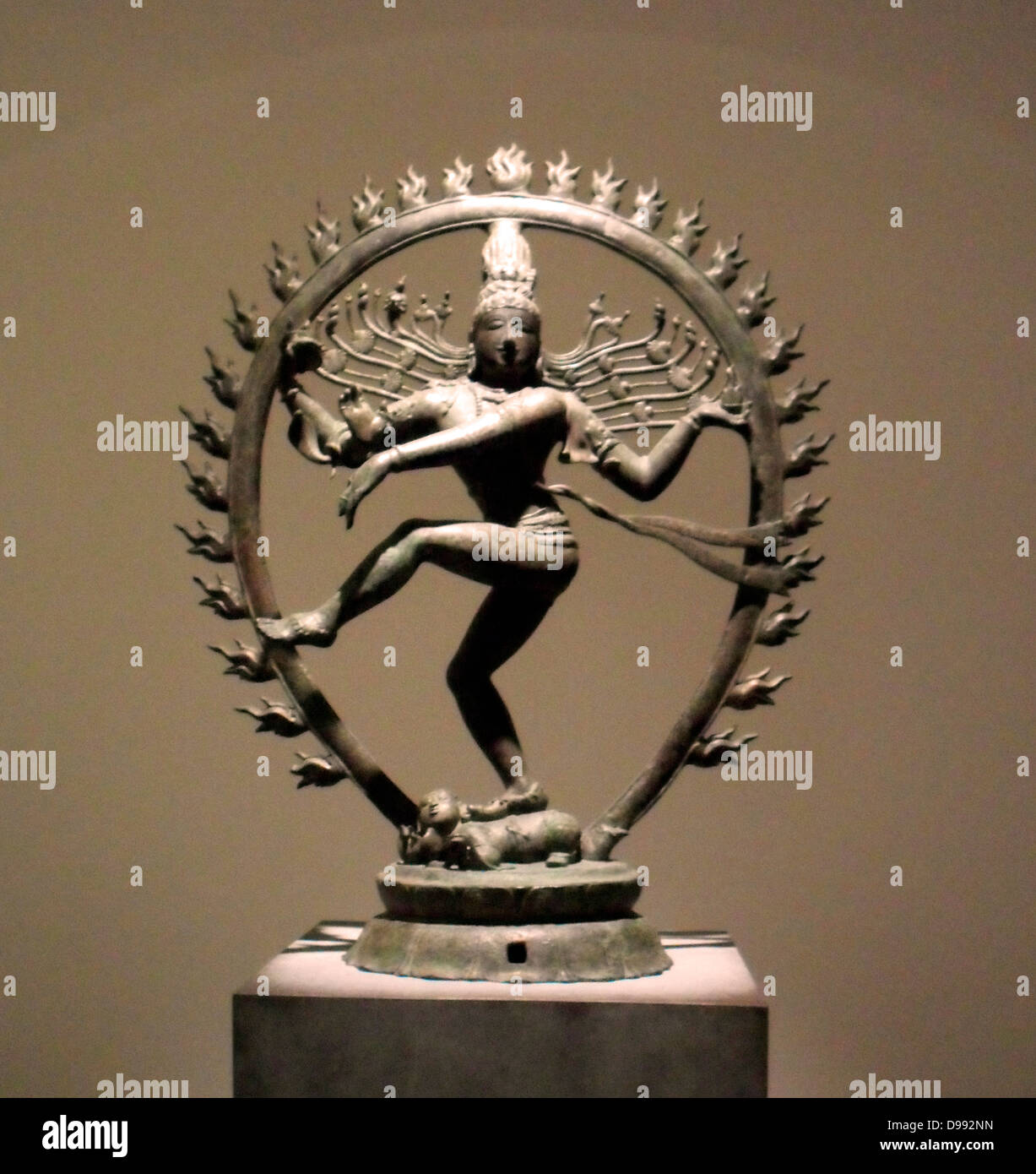 Siva Natarâja, 'König des Tanzes' aus dem 11. Jahrhundert, Chola Dynastie (850-1100 A. D) Technik/Material: Bronze, Skulptur aus Tamil Nadu, Indien Stockfoto