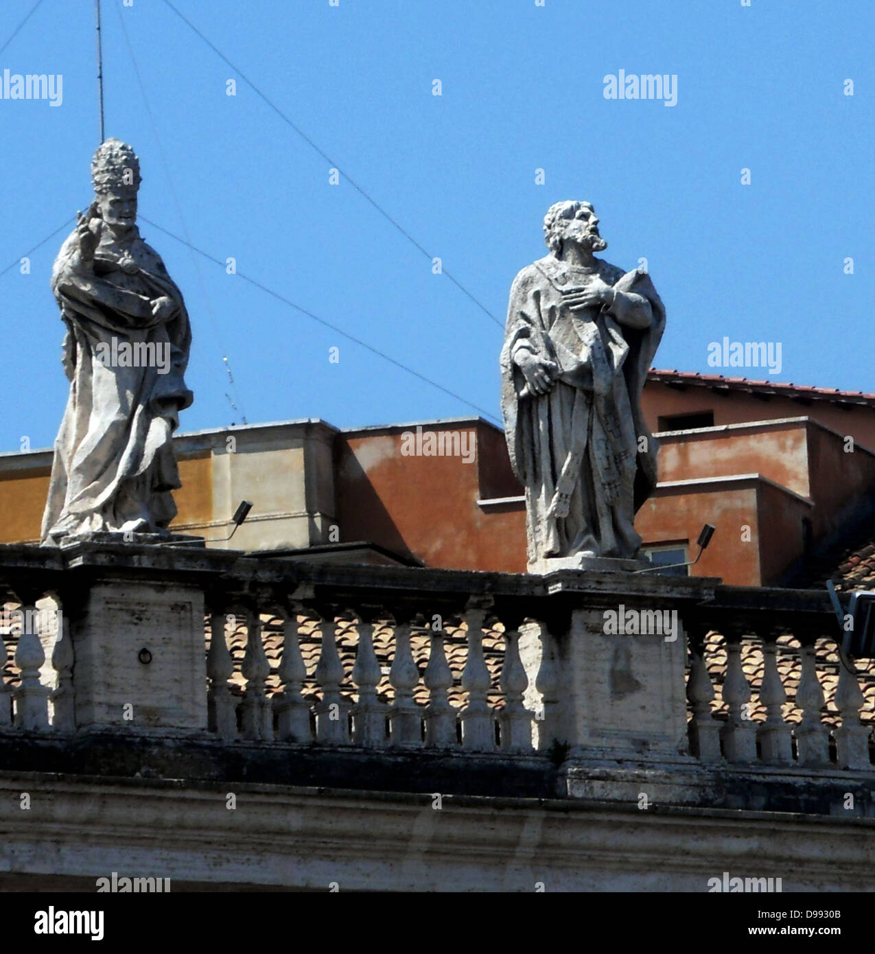 Barocke Skulpturen in den Vatikanischen Museum Gärten; Rom. Papst Julius II. gründete die Museen im frühen 16. Jahrhundert. Stockfoto