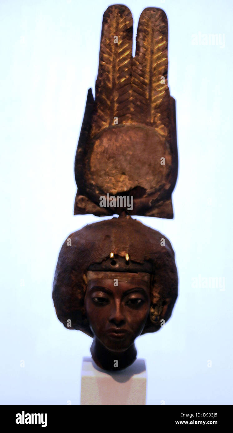 Die Große Königliche Gemahlin Teje, matriarch der Amarna Dynastie - aus dem Alten Museum in Berlin, Deutschland. Teje (C. 1398 v. Chr. - 1338 v. Chr., der auch manchmal in der Schreibweise Taia, Teje und Teje) war die Tochter von Yuya und Tjuyu (auch buchstabiertes Thuyu). Sie wurde die Große Königliche Gemahlin von t Stockfoto