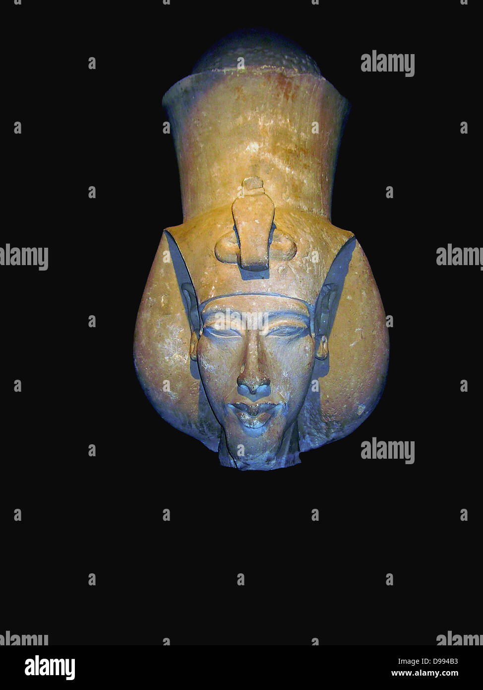 Echnaton. Amenhotep IV (manchmal angesichts seiner griechische Form Amenophis IV, und Bedeutung Amun ist erfüllt), ein Pharao der achtzehnten Dynastie in Ägypten, regierte 17 Jahre und starb im Jahre 1336 v. Chr. oder 1334 v. Chr.. Er gab traditionellen ägyptischen Polytheismus und die Einführung Gottesdienst galoppierte auf dem Aten, die manchmal als monotheistischen oder Henotheistisches beschrieben. Stockfoto