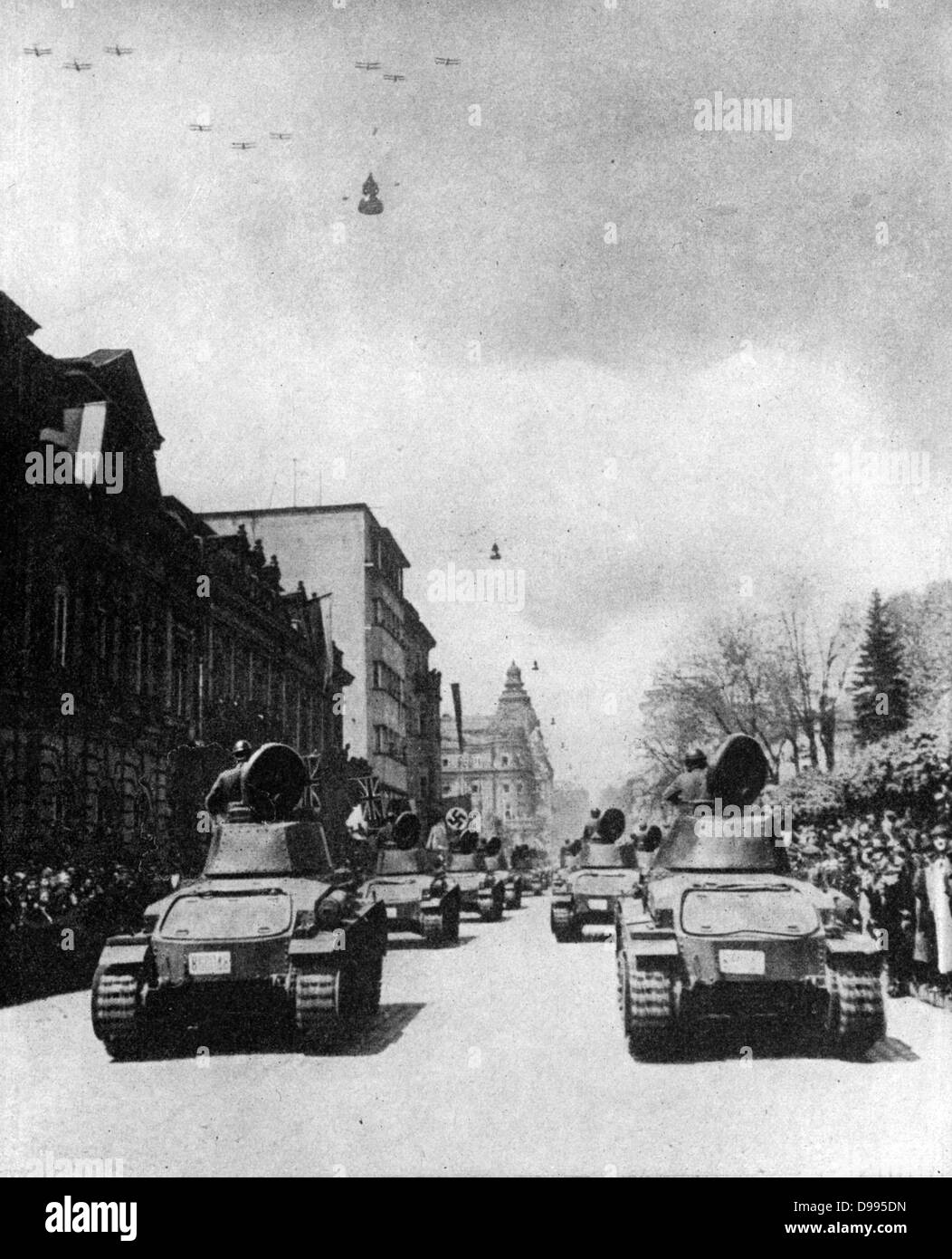 Hauptstadt von Bulgarien, Sofia, Ende Mai 1940, die Straßen mit beiden Achsen und Alliierten Fahnen um die Bulgarische Nationale Festival gekleidet. Stockfoto