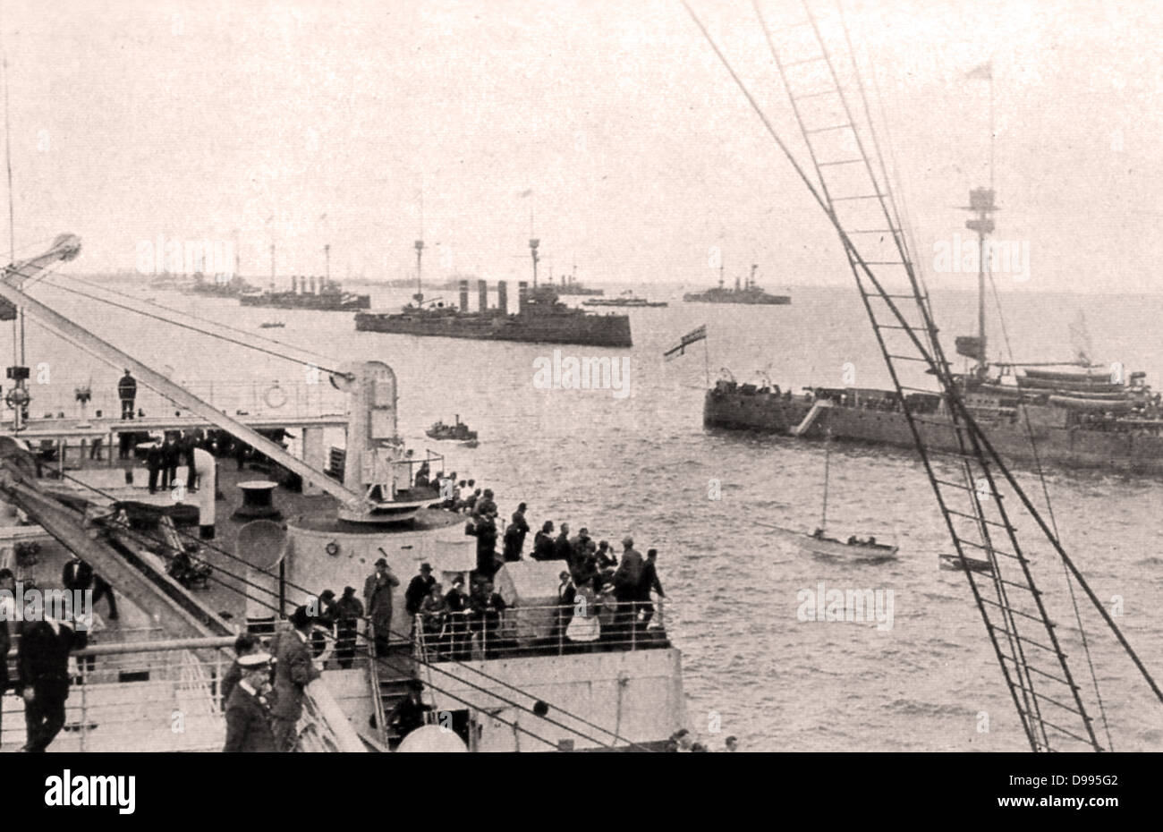 Die britische Flotte aus Portsmouth. Portsmouth ist die älteste Royal Navy Base und die Lage des Royal Naval Dockyard, in denen HMS 'Dreadnought" wurde im Jahr 1906 erbaut wurde. Stockfoto